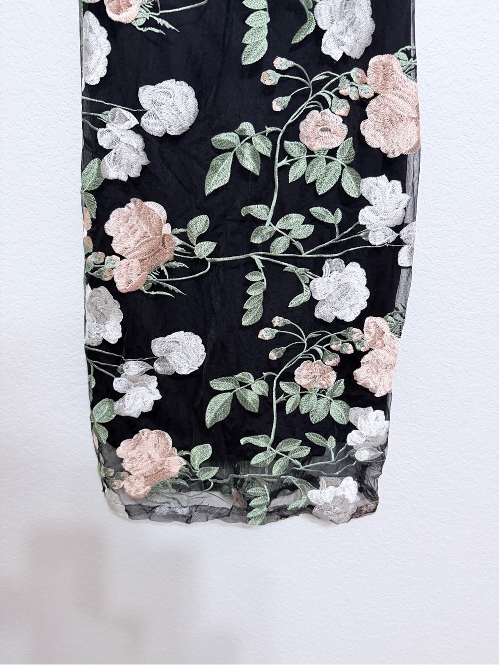 Calvin Klein Floral Embroidered Black Sheath Dress size small - Picture 5 of 15